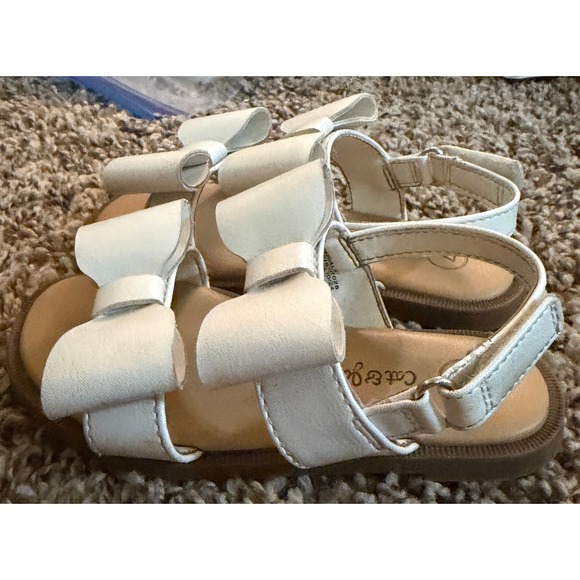 Cat & Jack Other - Cat & Jack Girls White Ruby Bow Sandals Size 7